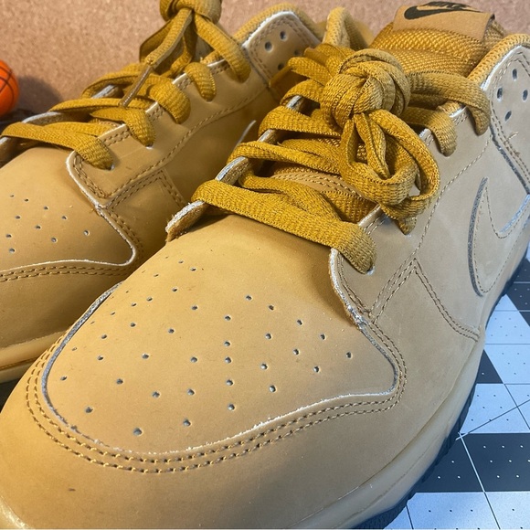 Nike dunk retro
*wheat gum
brand new
NWOT - Picture 4 of 11